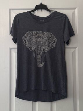 Zoe + Liv tee